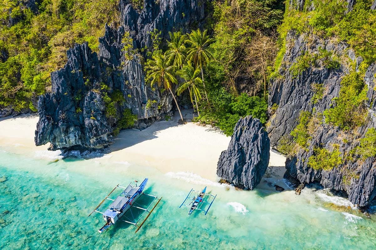 Flight to Palawan